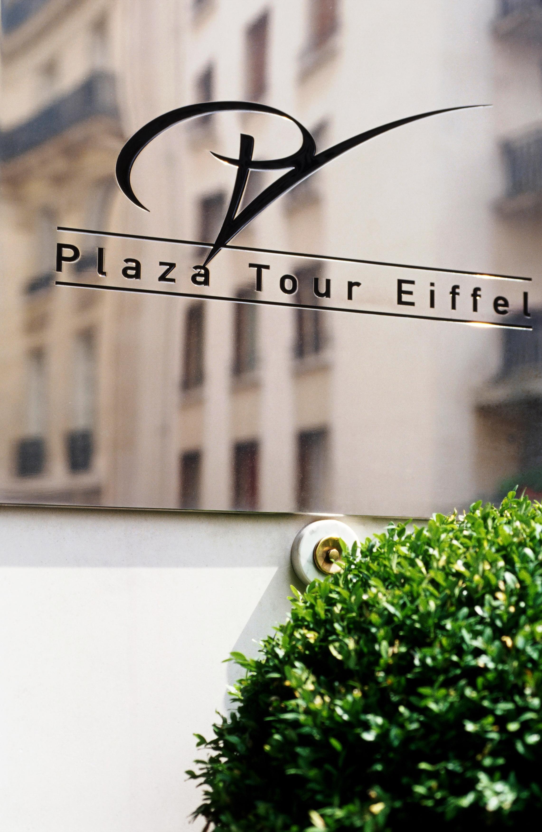 Hotel Plaza Tour Eiffel Paris Exterior foto